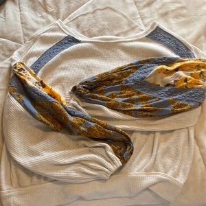 Free people top! Gorgeous Balloon sleeves! Size Medium